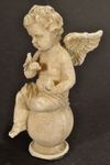 Engel auf Kugel antikweiss 8.5cm