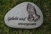 Grabschmuck Stein mit Händen und Text creme/bronze 8cm