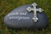 Grabschmuck Stein mit Kreuz und Text grau/silber 14cm