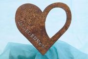 Grabschmuck Herz Gedenk-Stecker Eisen rostig 20x20cm